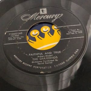 The Diamonds Little Darlin' Vinyl 45 Record '57